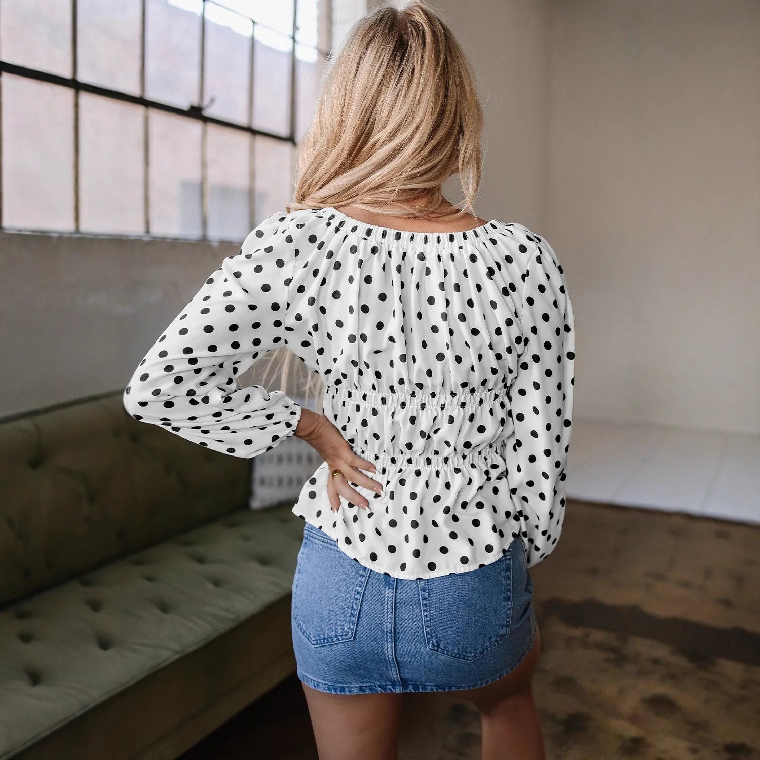 Women's loose polka dot long sleeve shirt with square collar and lantern sleeves in printed black