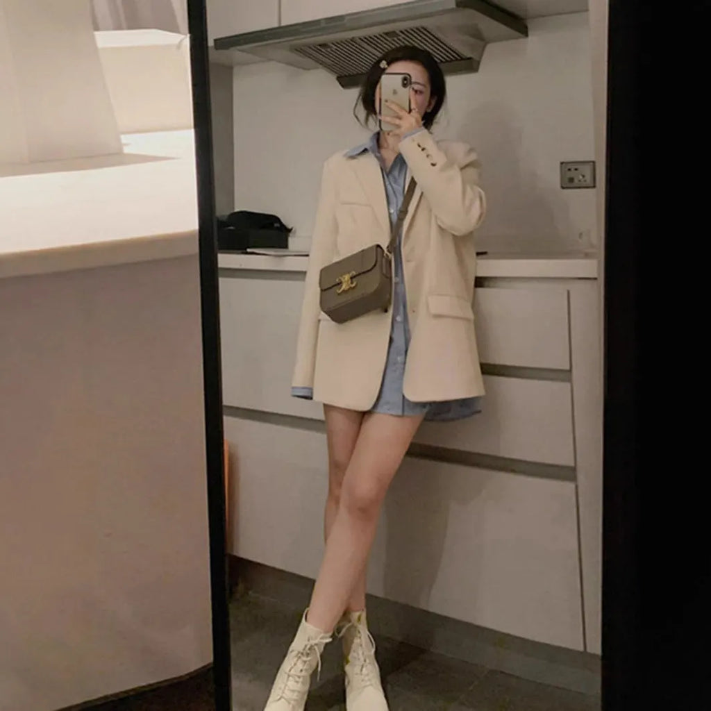 Korean style small suit jacket in polyester fabric with chest pocket and regular long sleeves