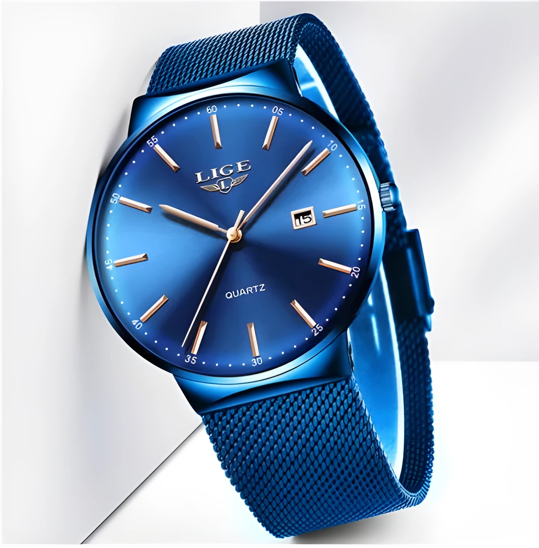 Men's stainless steel wristwatch showing 40mm dial with all-black, all-blue, and black-blue colour options