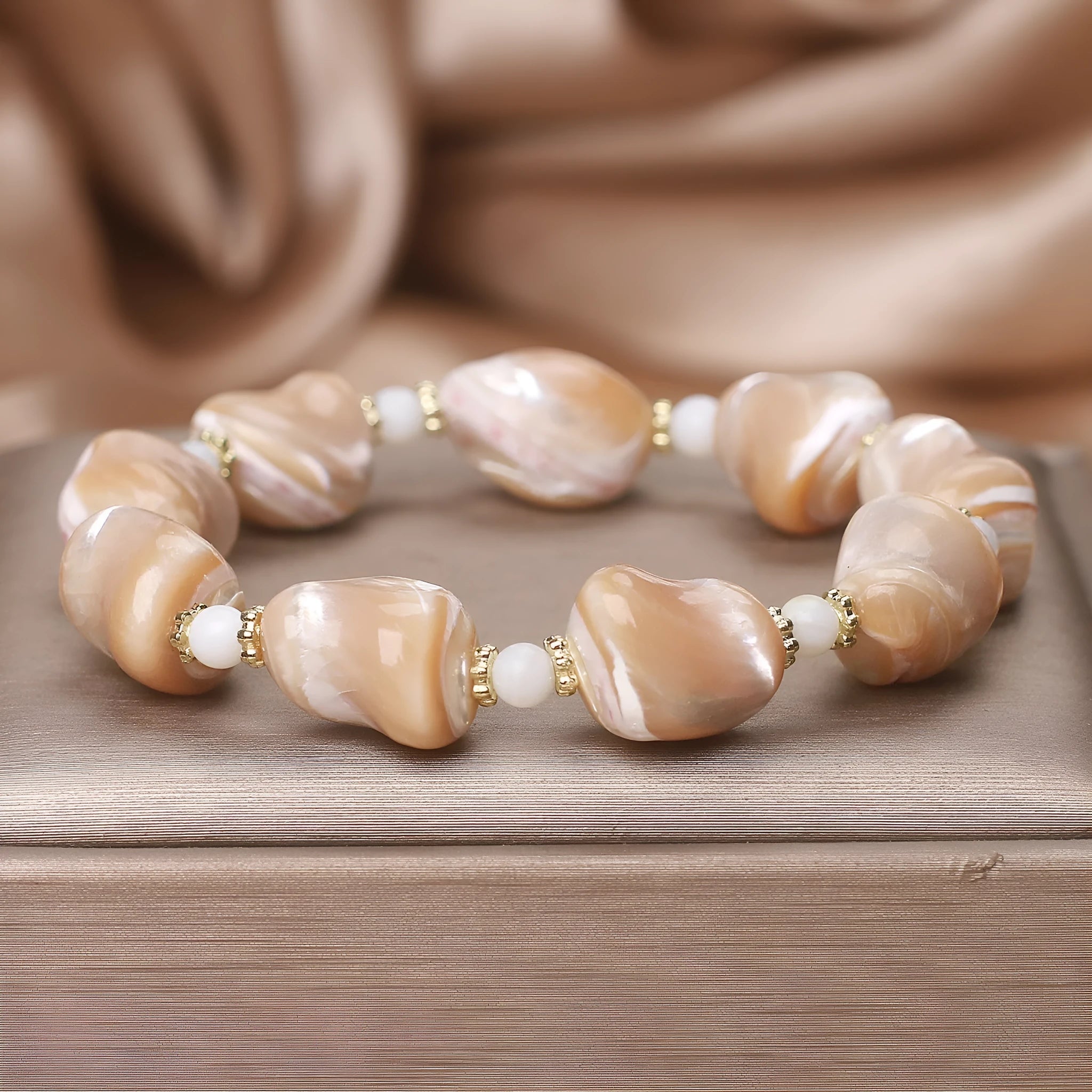 Women's natural freshwater special-shaped gold silk shell bracelet with agate beads in ethnic style