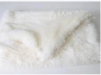 Soft plush dog blanket in multiple colours and sizes for medium and large dogs