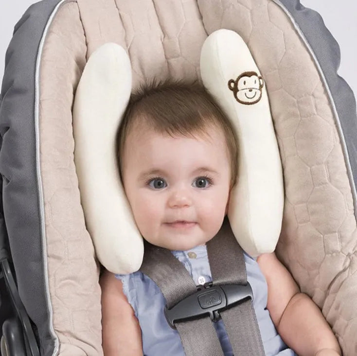 Baby U-shape car seat head protection pillow in white with short plush fabric, 20cm height, designed for children ages 4-6