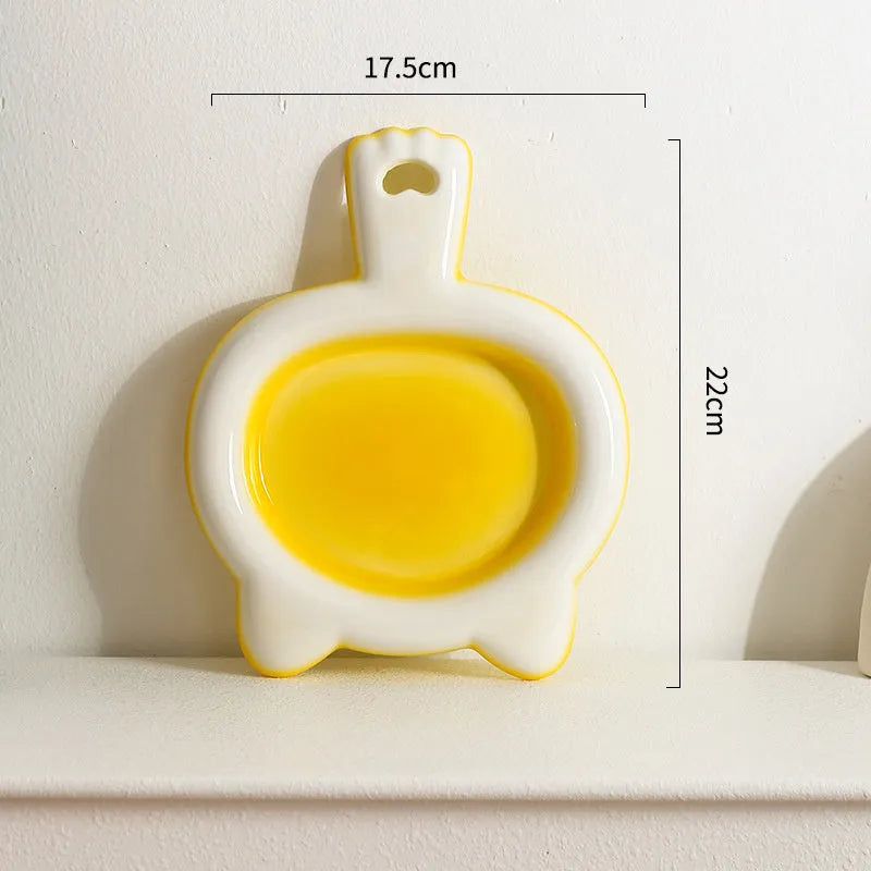 Ceramic cat bowl in shallow design with non-stick glazed surface