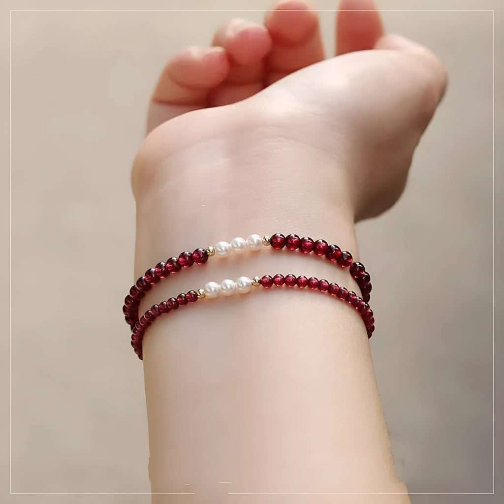 Women's crystal bracelet with an artificial pearl in 3mm or 4mm size for OL fashion style.