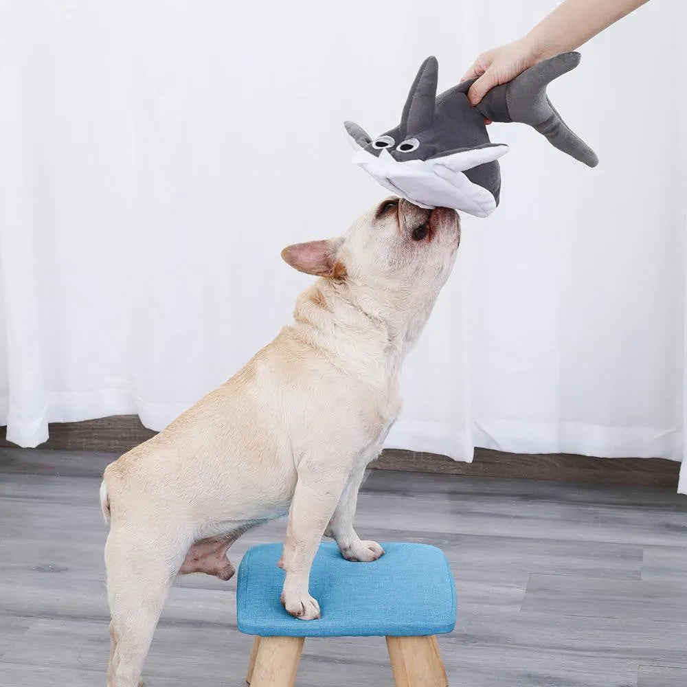 Grey pet plush toy shark doll throwing toy for dogs and cats, lightweight 105g, sizes S and M