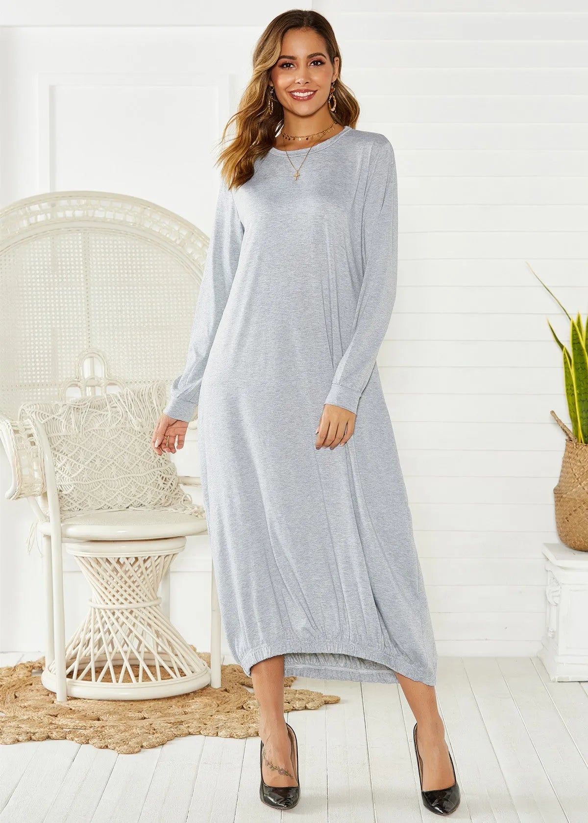 Black lantern dress with lace-up crew neck and long sleeves in loose Japanese Korean casual style