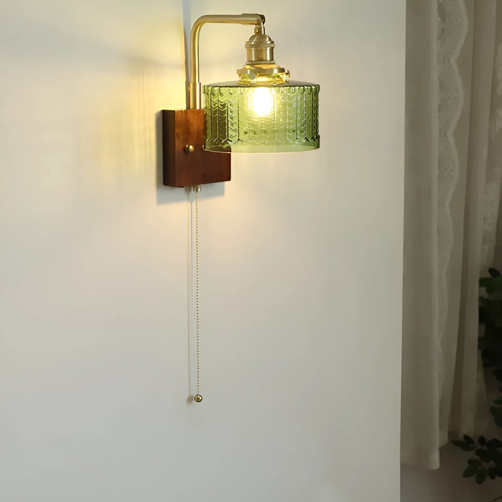 American retro wall lamp in walnut wood and brass with green glass shade, including LED bulb