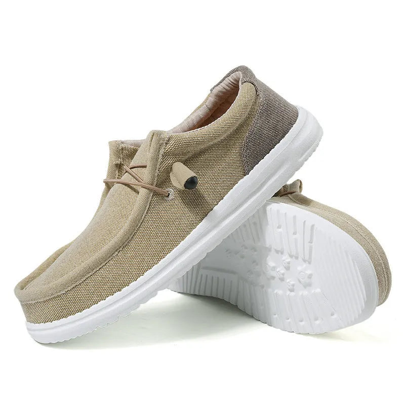 Men's casual canvas shoes with round toe and rubber sole in green colour with mosaic detailing