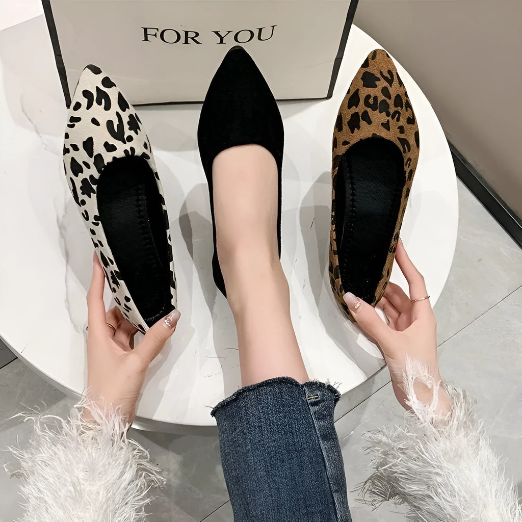 Women's leopard print flat pumps with pointed toe and 1-3cm low heel