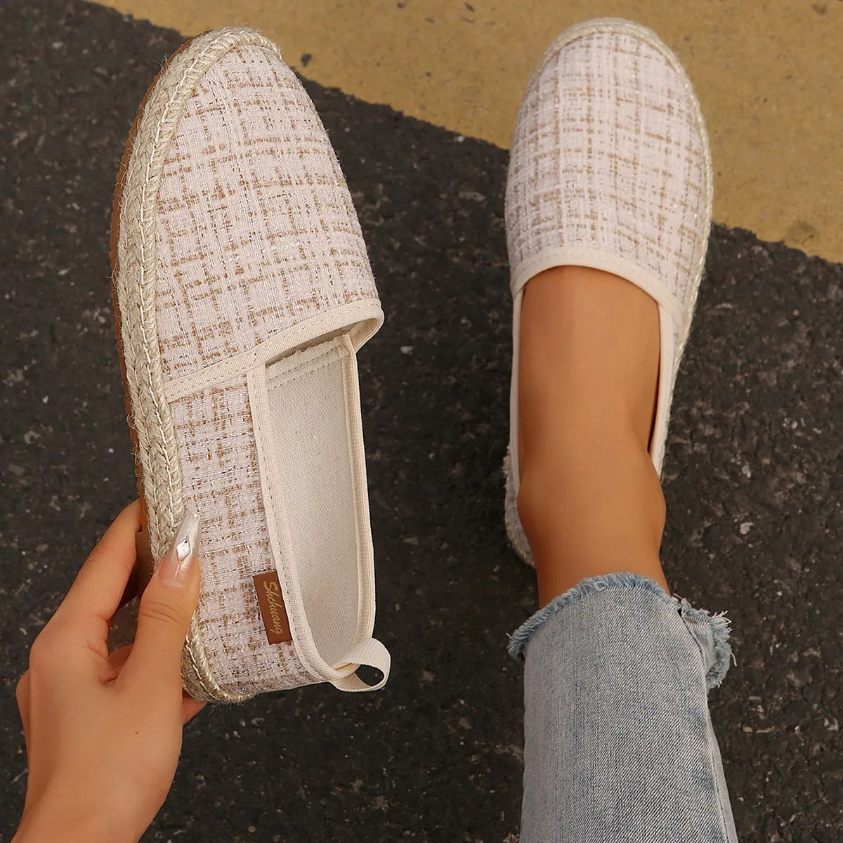 Fisherman shoes with rope sole and canvas upper in beige colour