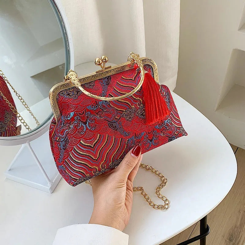 Chinese style embroidery cheongsam shell-shaped handbag in polyester with zipper changing compartment