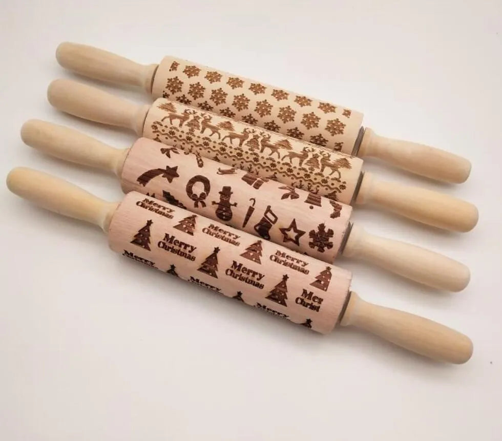 Wooden Christmas embossing rolling pin with snowflake and reindeer pattern, 45 x 5 x 5cm natural wood dough tool