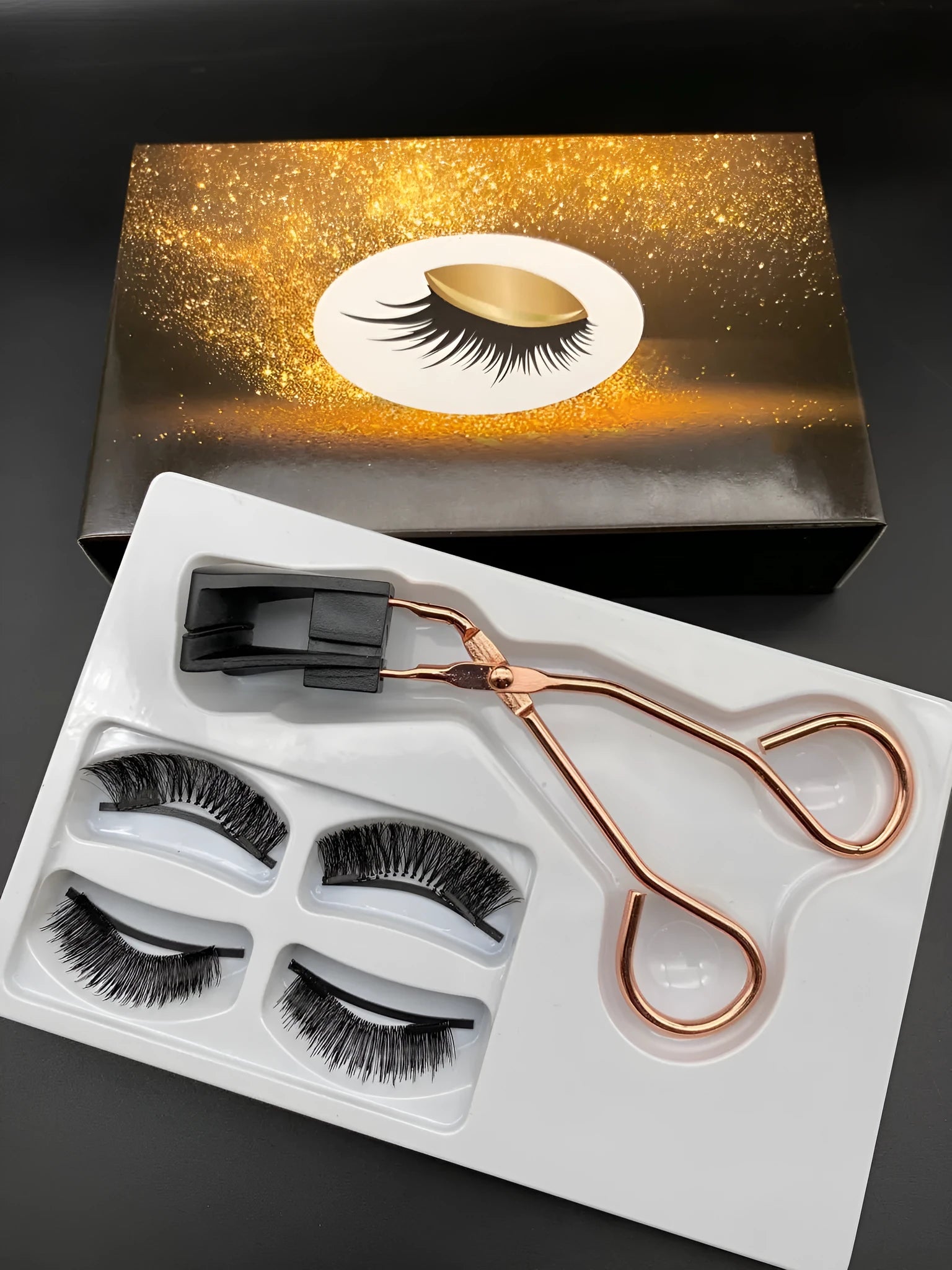 Quantum Magnetic False Eyelashes Set with 4 chemical fibre lashes and electromagnetic clip in colour 03Style