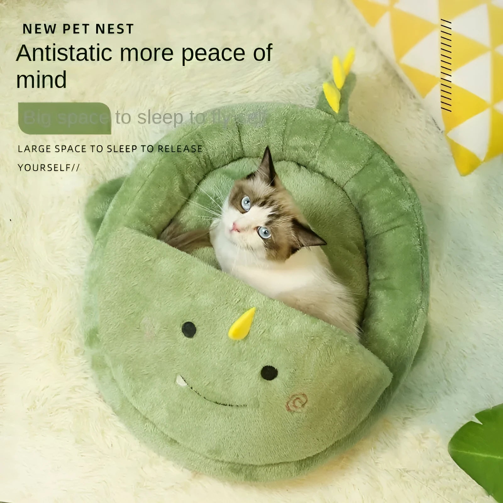 Semi-closed green pet bed with cartoon animal print, 50x45x7cm, for small cats and dogs
