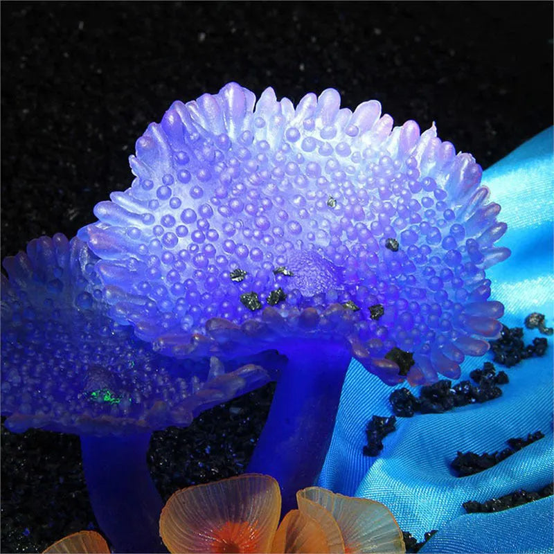 Artificial coral plant simulation in blue for fish tank landscaping, 9.5x9.5x7cm, lightweight 79g decoration