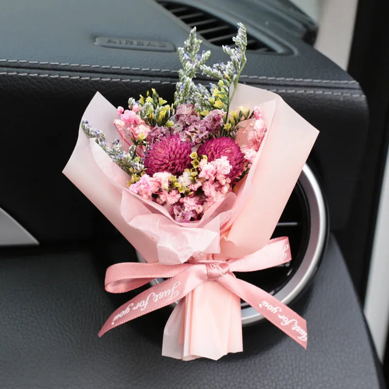 Dried flower bouquet and fragrance slices for car air outlet mounting