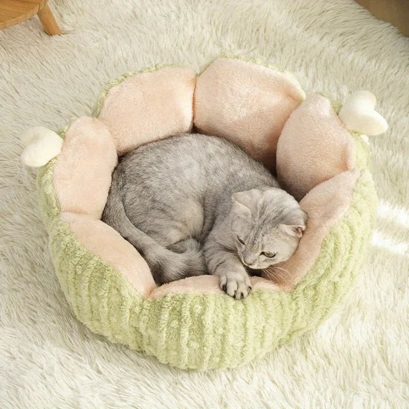 Green cactus-shaped soft pet kennel for cats with litter containment design