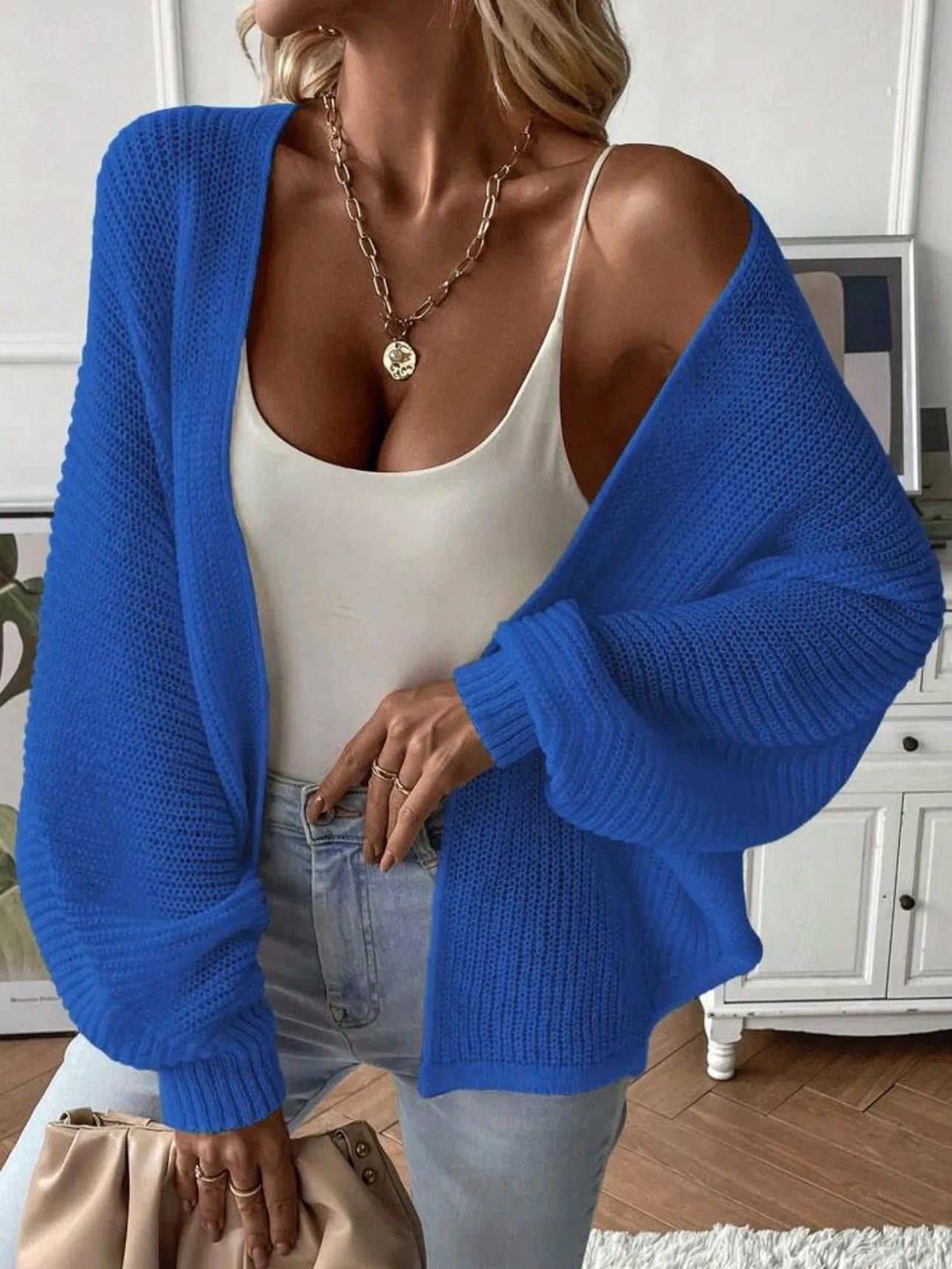 Loose fit batwing sleeve cardigan in solid colour thin polyester fabric