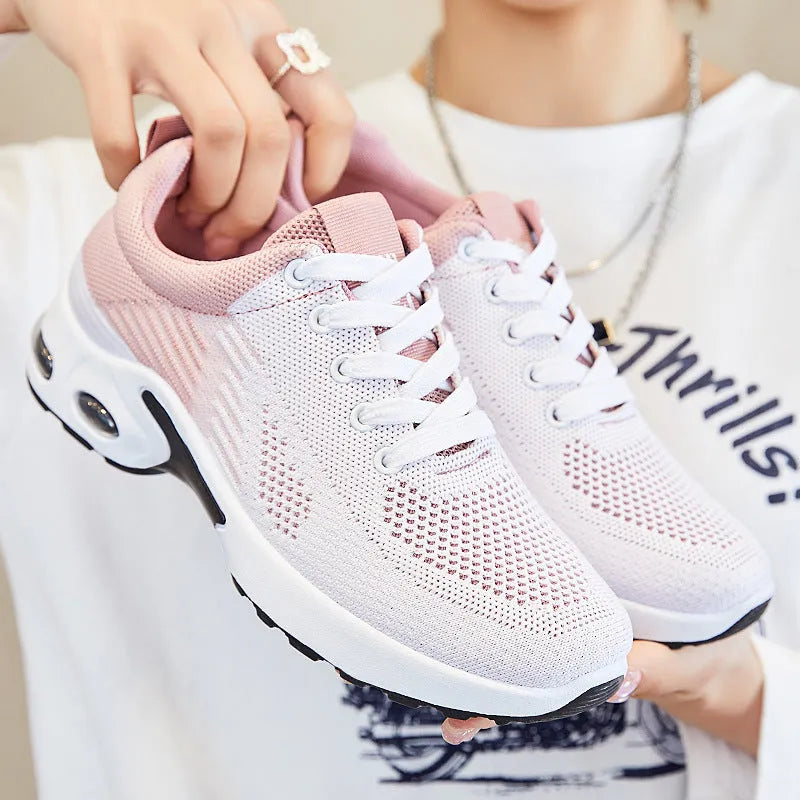 Women's striped running shoes with flyknit upper and flat heel design in multiple colours