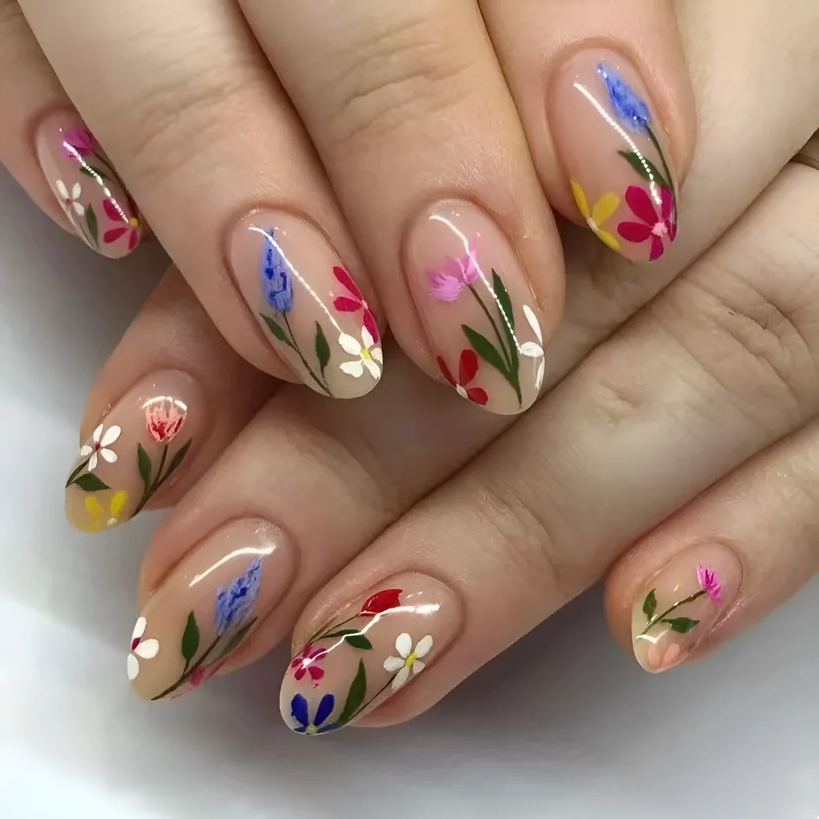 Almond-shaped removable flower nail art set with rose and tulip patterns in solid colour sweet style