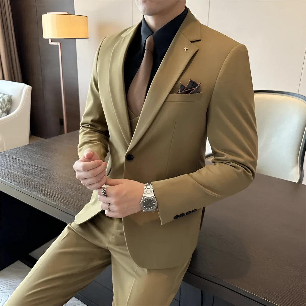 Men's slim fit business formal jacket in dark green, made from a chemical fibre blended fabric.