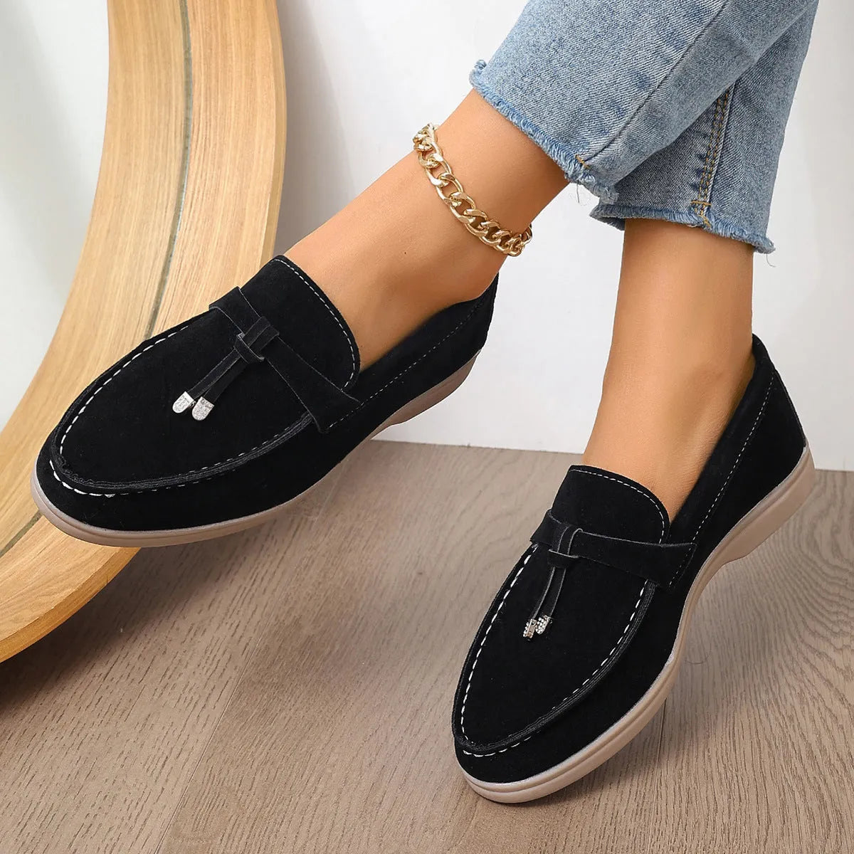 Canvas slip-on loafers with platform heel and round toe in black, apricot and brown colours