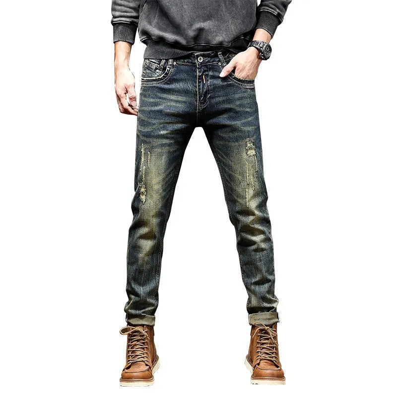 Men's stretch jeans in retro colour with zip fly and skinny fit