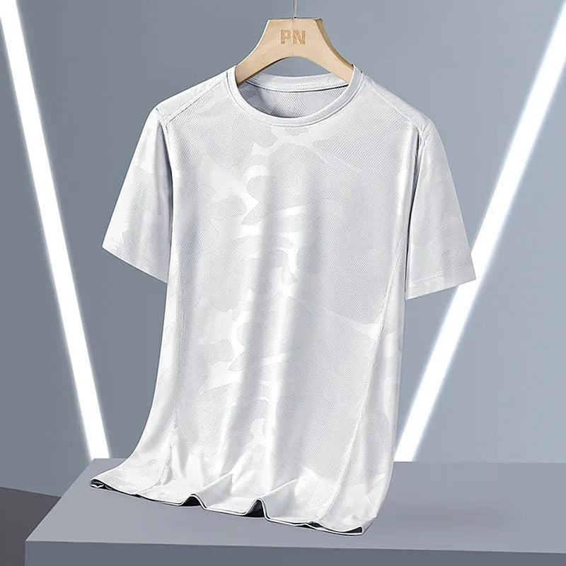 Men's loose fit camouflage print short sleeve T-shirt in quick-drying nylon fabric.