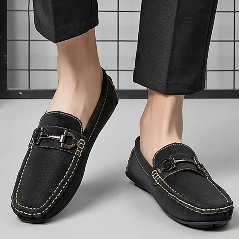 Men's casual leather loafers in black brown beige with round toe and rubber sole