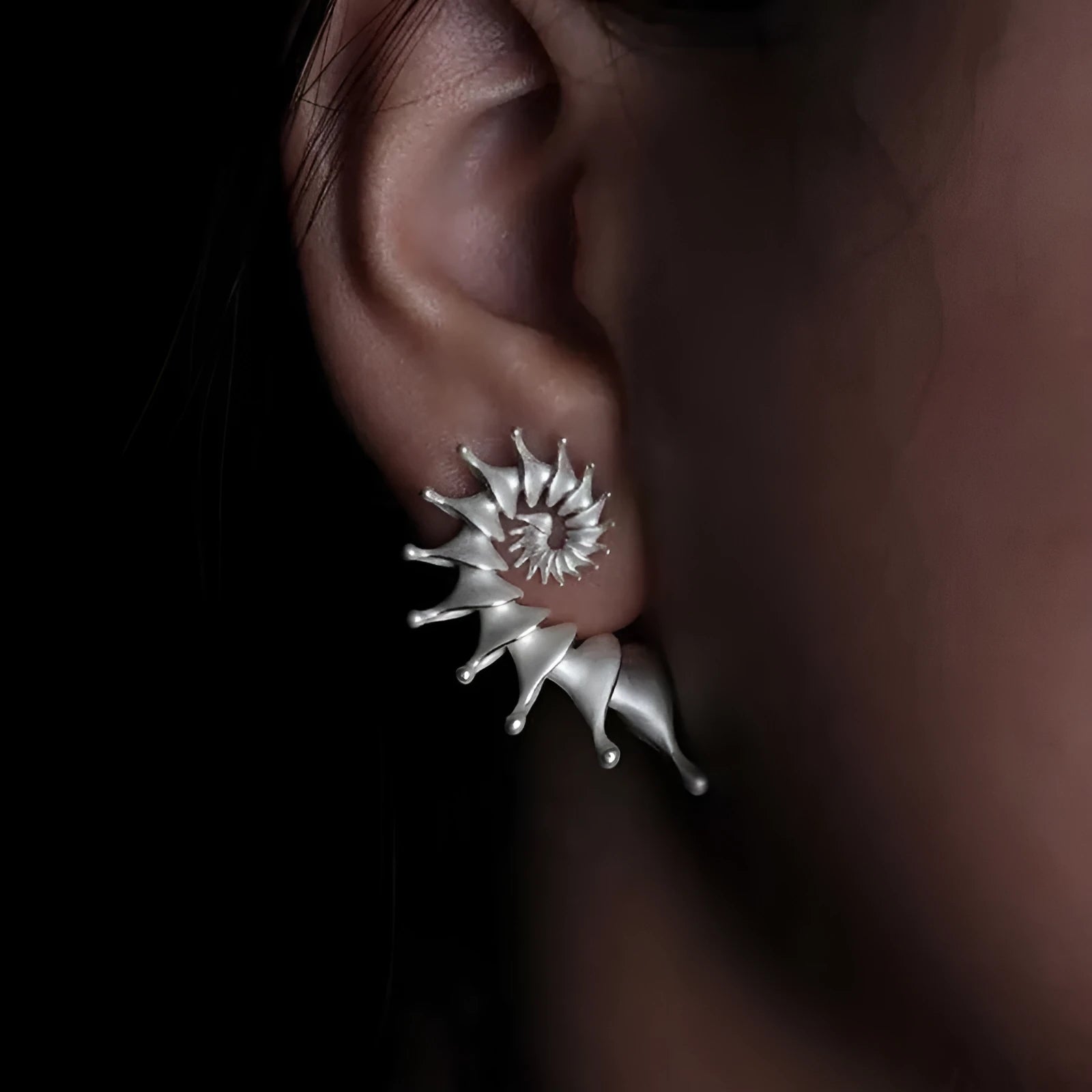 Conch three-dimensional matte stud earrings with exaggerated alloy design and electroplated finish