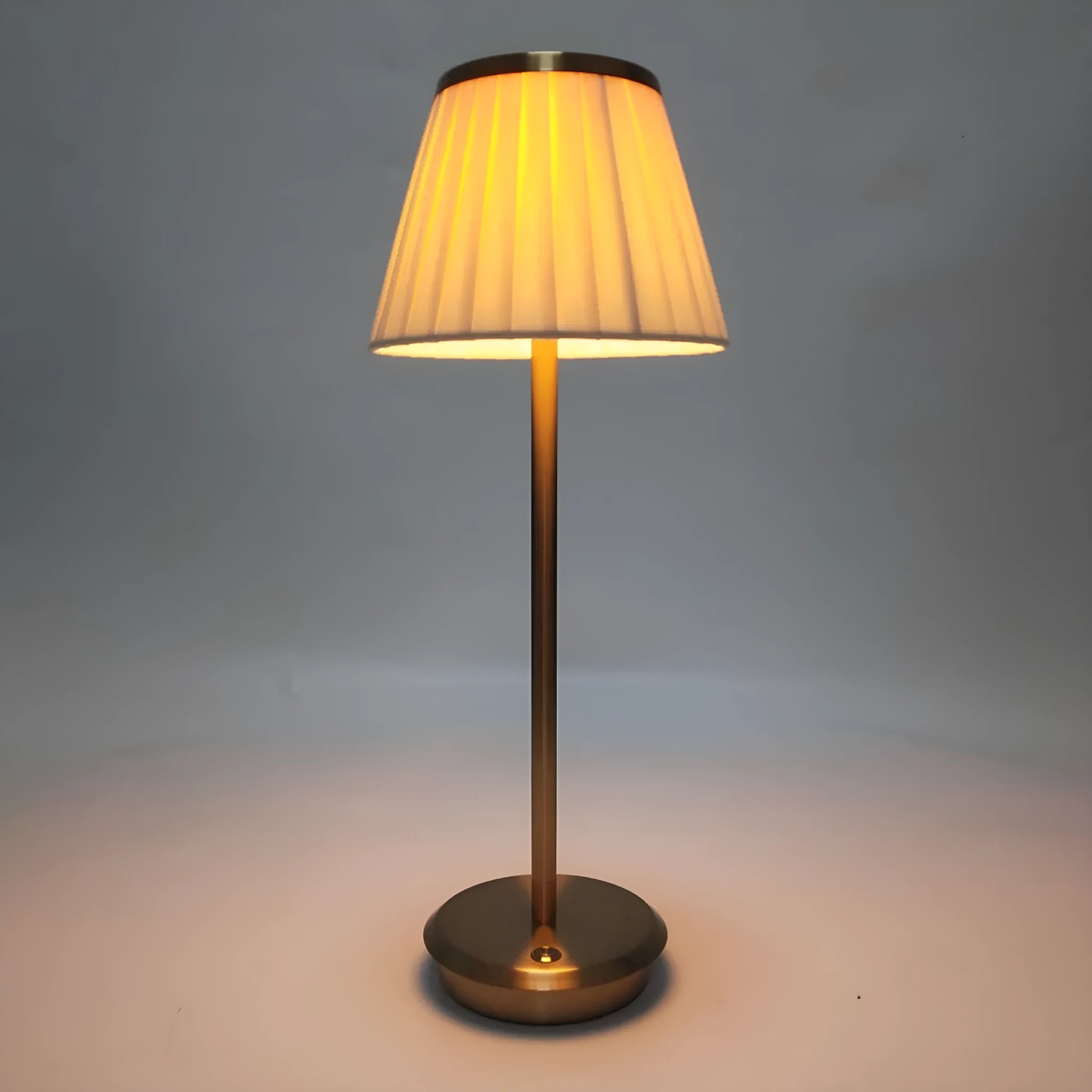 Gold finish alloy desk lamp with 3W LED and Type-C charging port