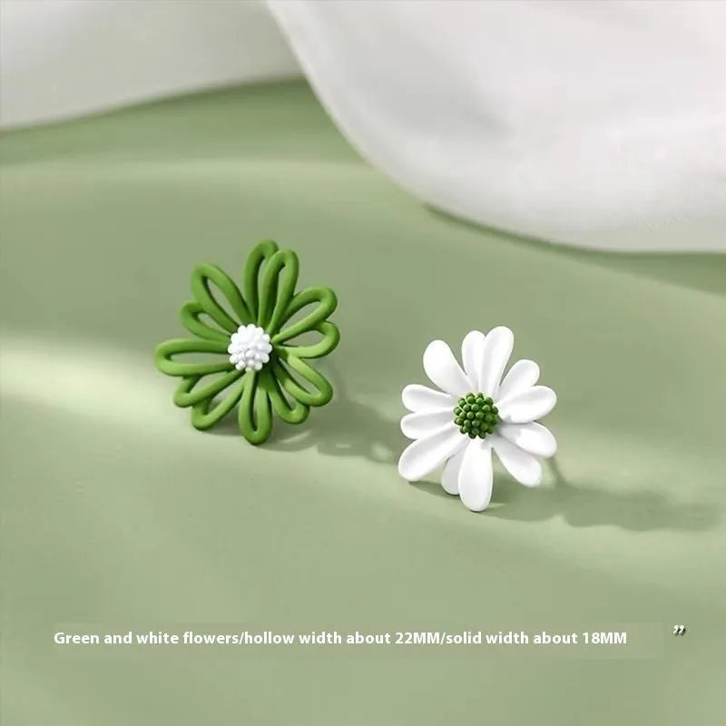 Two-tone flower stud earrings in blue and orange colour combination with cartoon floral design