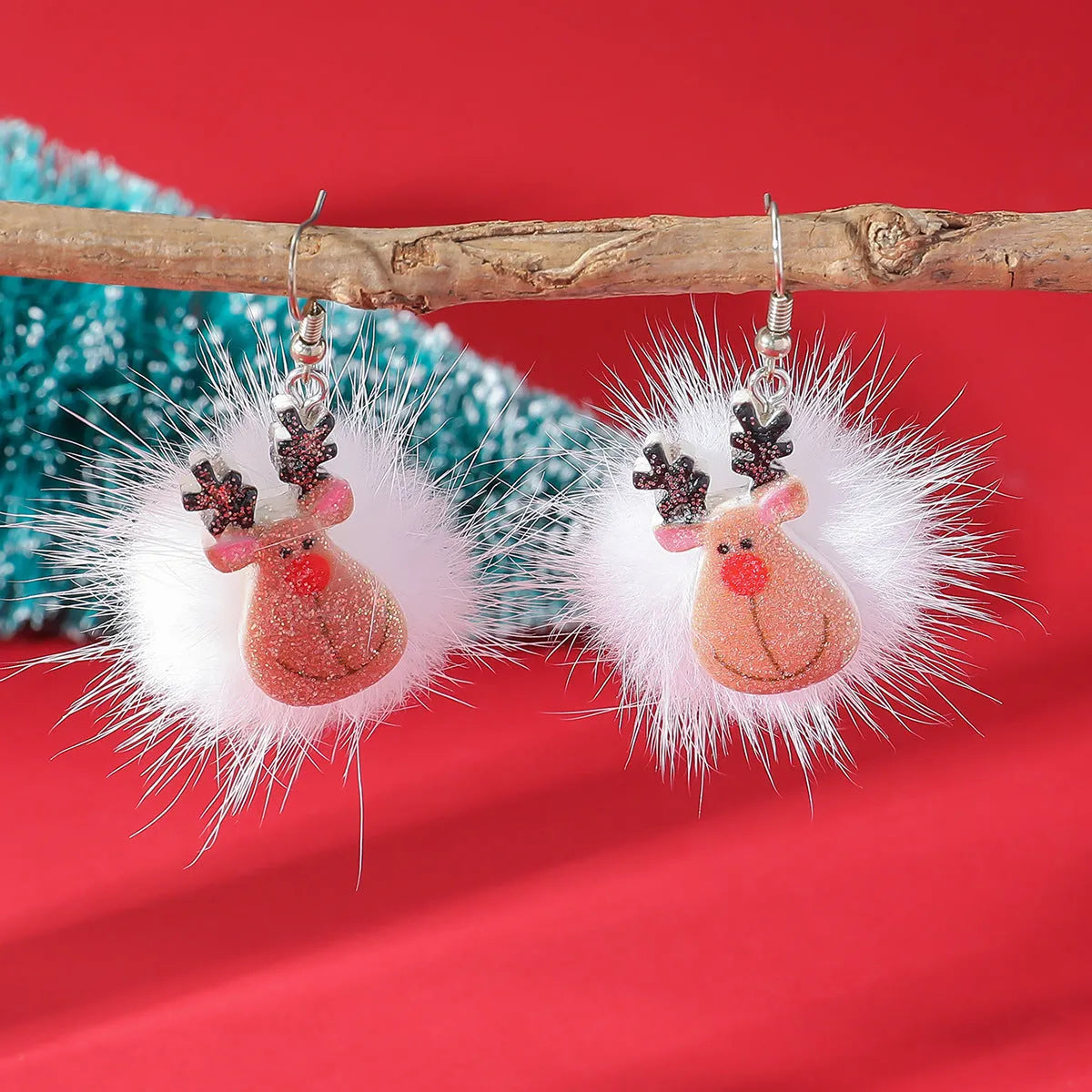 Acrylic drop earrings with Christmas snowflake and elk motifs in colour A23572