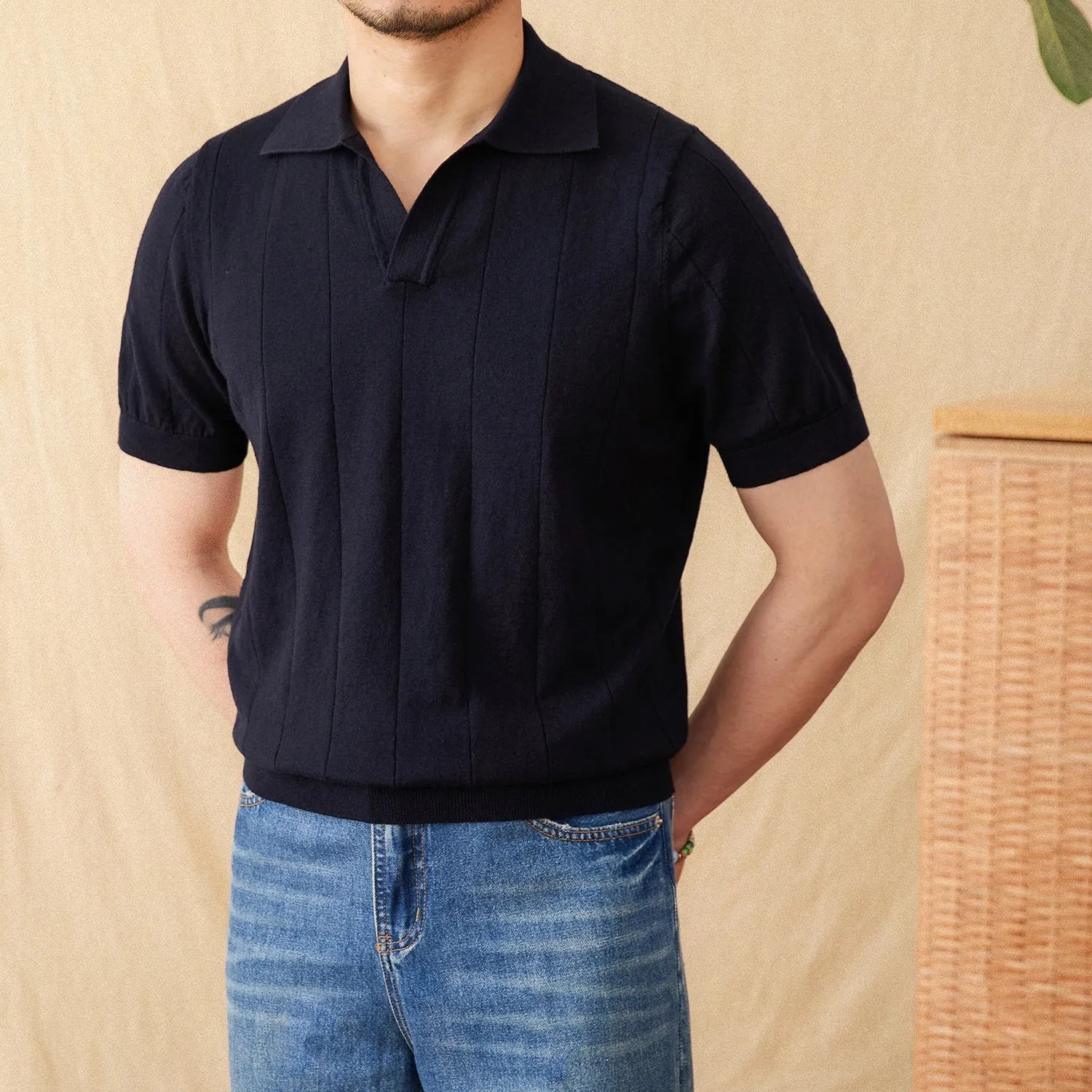 Men's short sleeve polo shirt in cotton-linen blend with sunken stripe texture and seagull collar