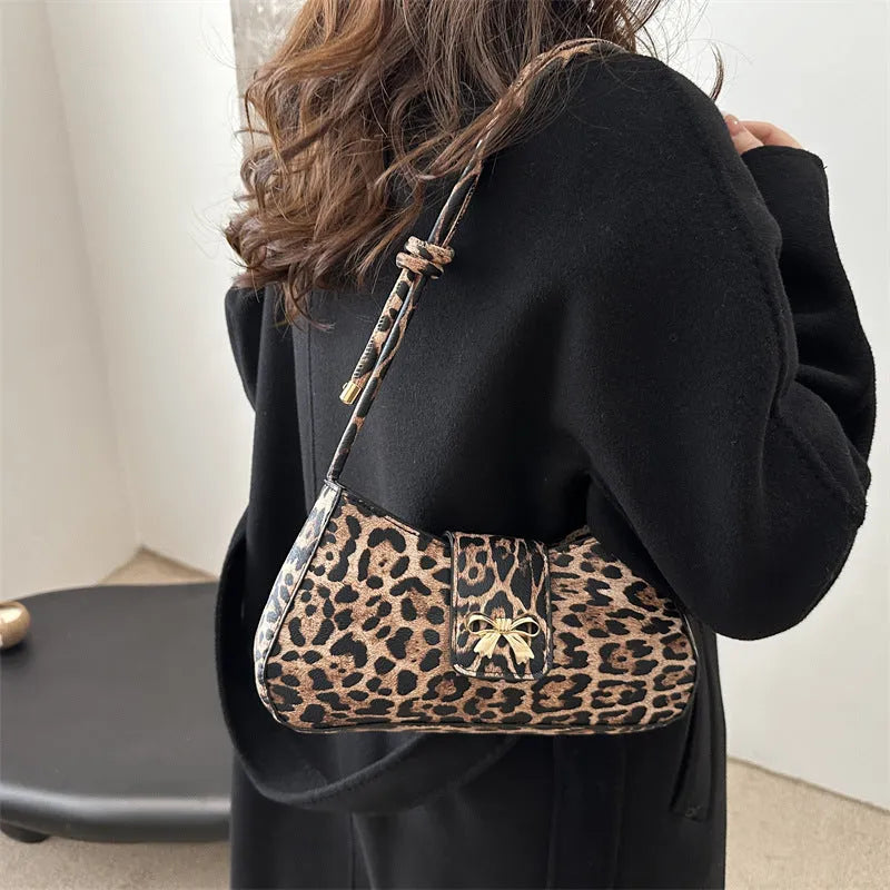 Large capacity casual women's shoulder handbag in PU leather with sandwich pocket design