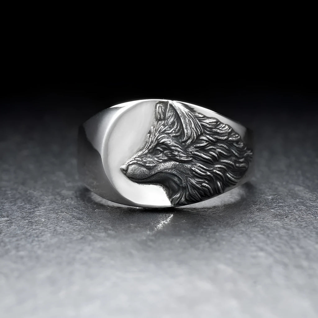 Silver geometric wolf head men's ring with alloy construction and retro styling