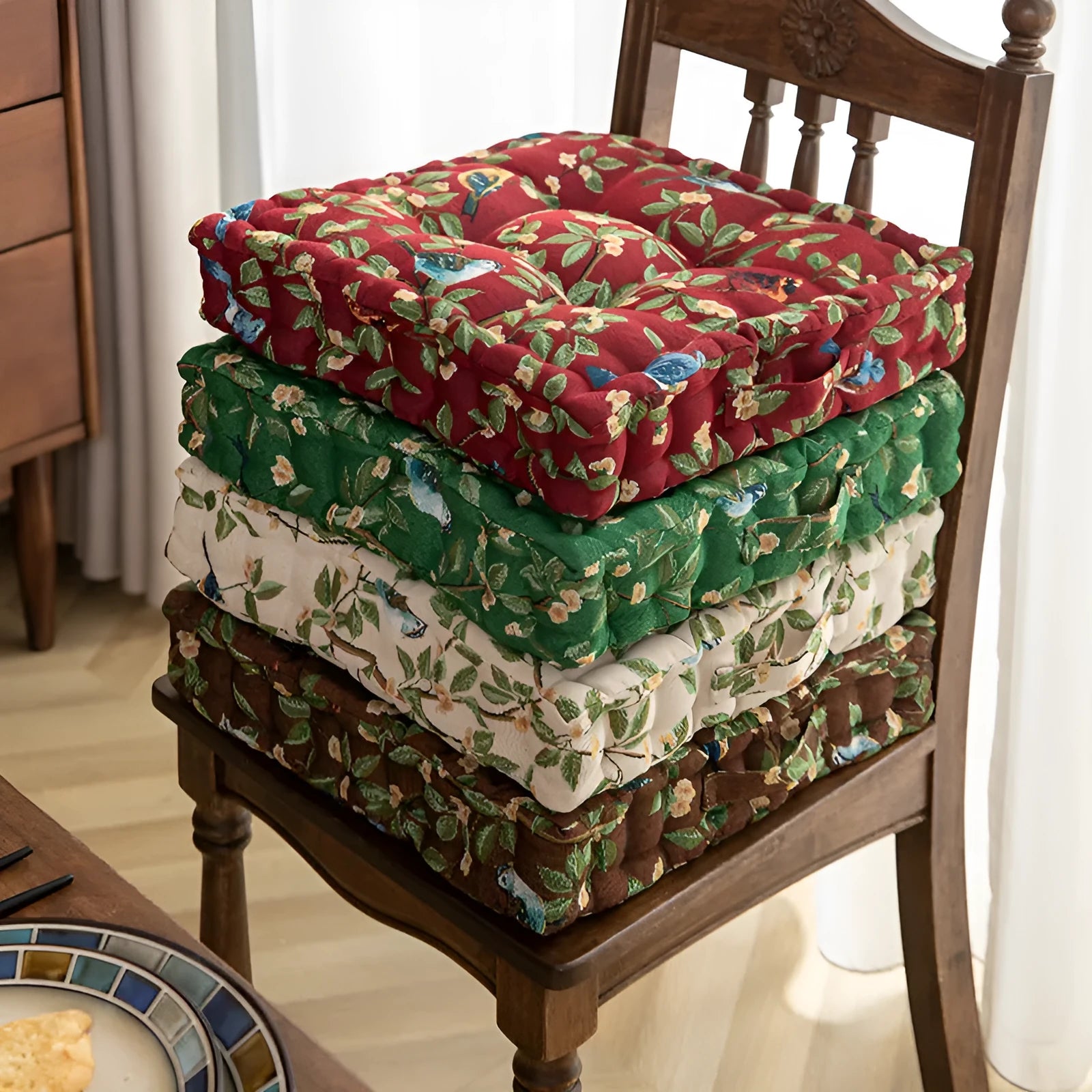 American style dining chair cushion with floral pattern measuring 40×40×8cm