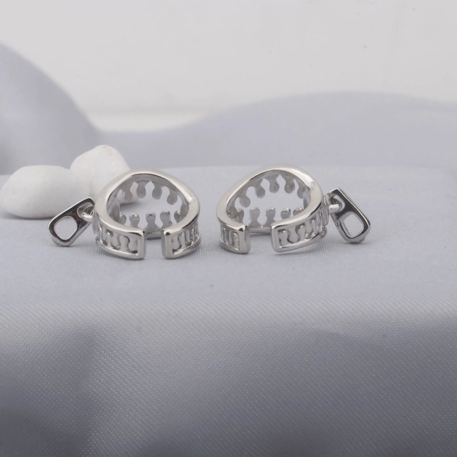 Copper geometric ear bone clip with zipper fastening design in ES862 colour