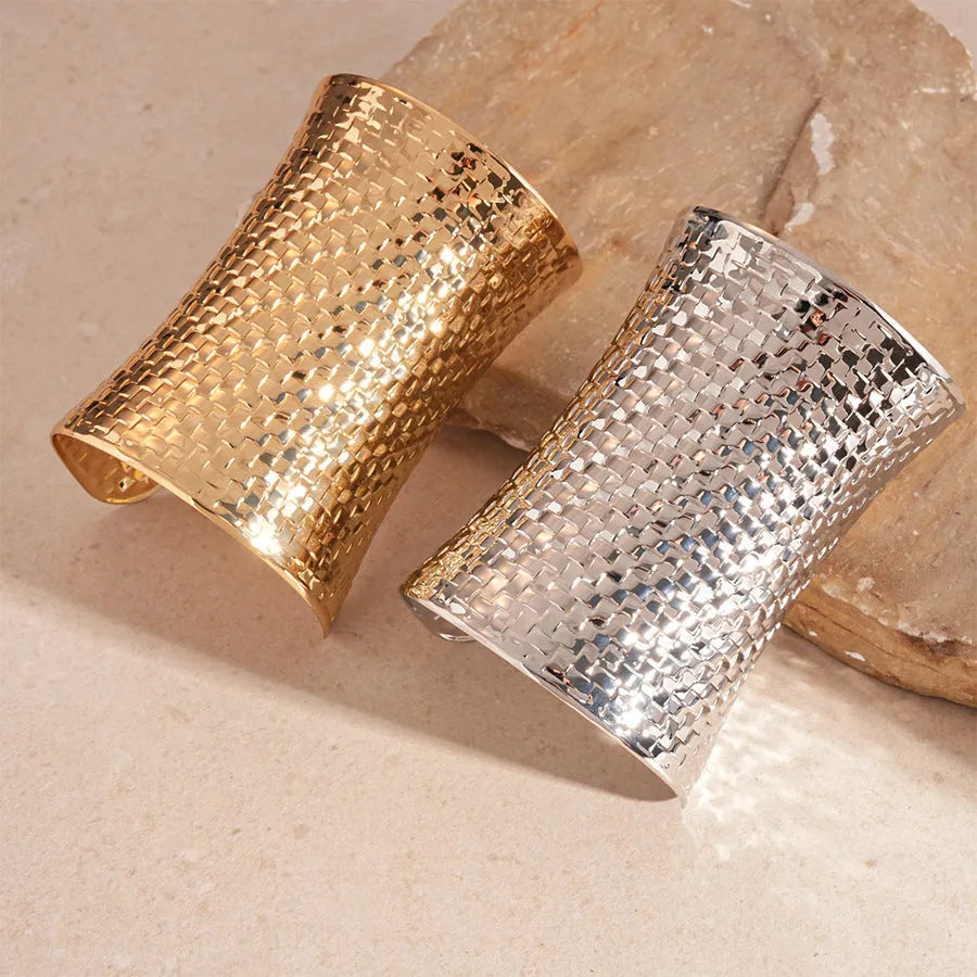 Women's vintage exaggerated gold silver metal bracelet with round design measuring 6.5cm by 9.7cm