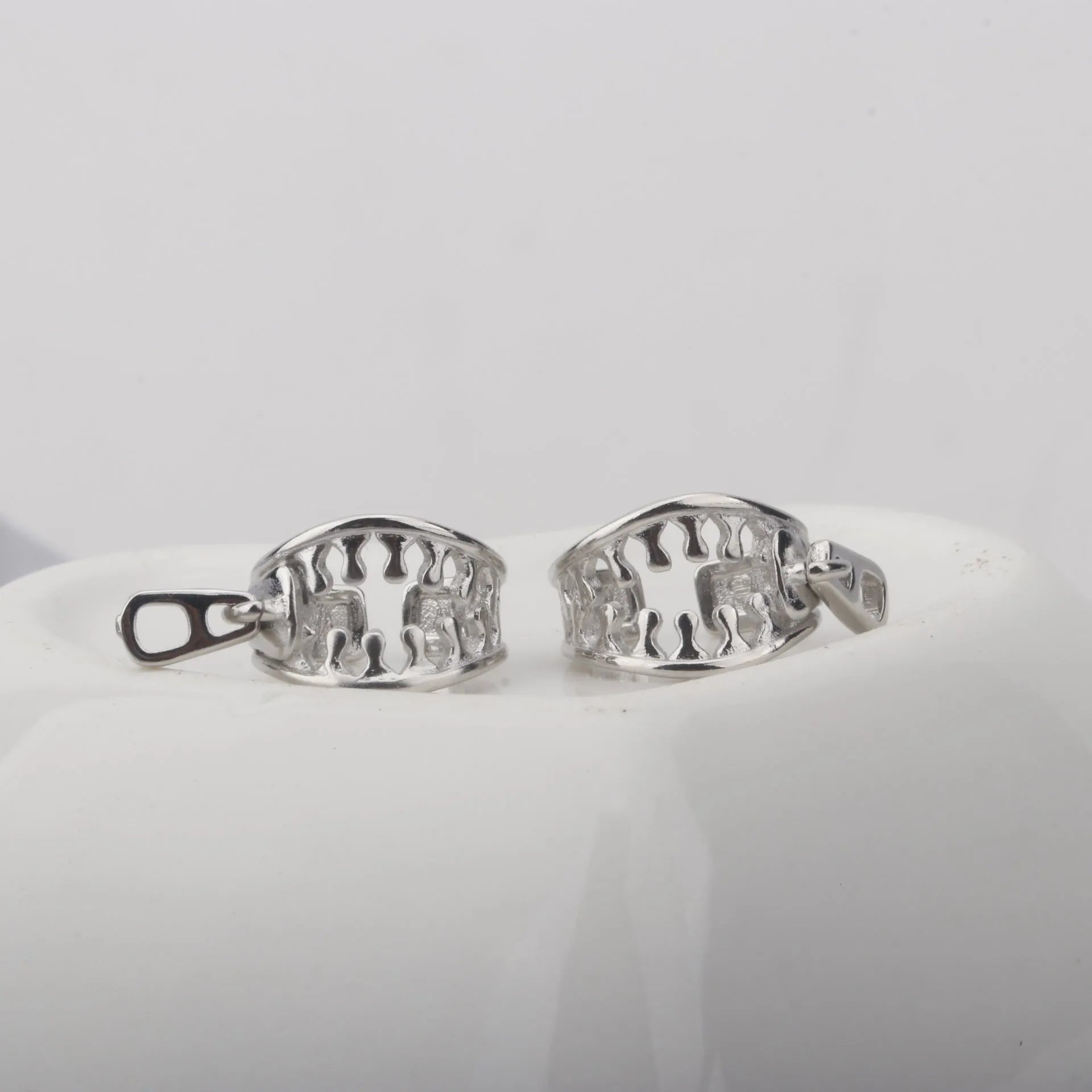 Copper geometric ear bone clip with zipper fastening design in ES862 colour