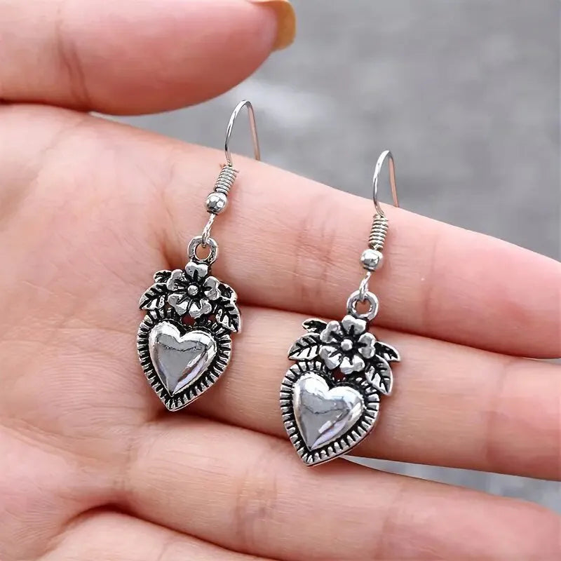Vintage tarnish old love flower earrings in black alloy geometric shape for women