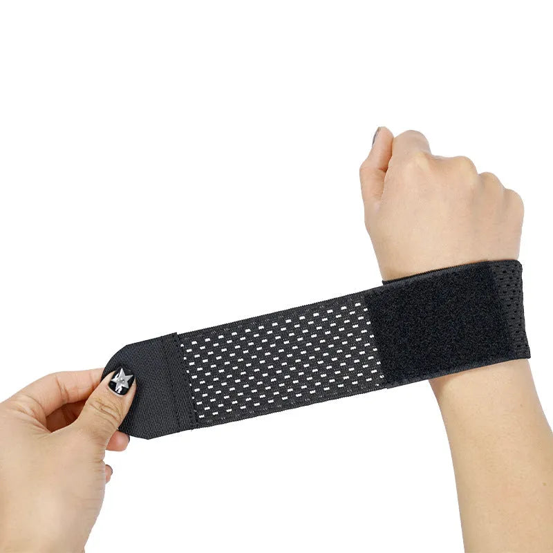 High elastic breathability athletic wristguards for gym workouts in black, grey and pink colour options
