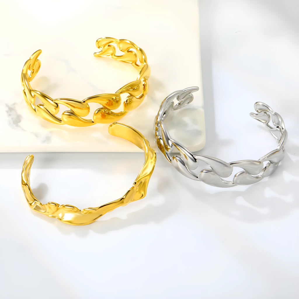 Stainless steel alloy bracelet in advanced style for European American fashion trends