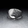 Silver geometric wolf head men's ring with alloy construction and retro styling
