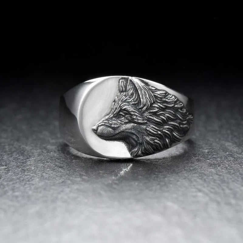 Silver geometric wolf head men's ring with alloy construction and retro styling