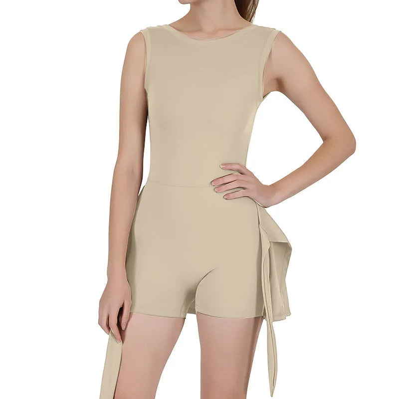 Women's solid colour tennis skirt with built-in shorts in nylon-spandex blend fabric