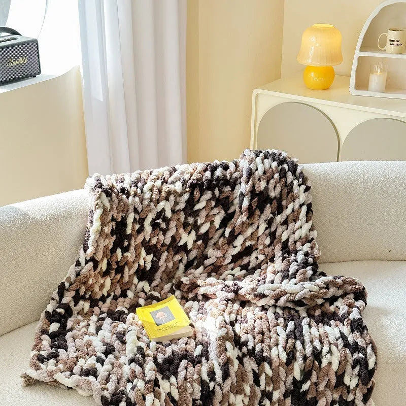 Chenille cover blanket with stripe pattern measuring 130x170 cm in winter-thickened design