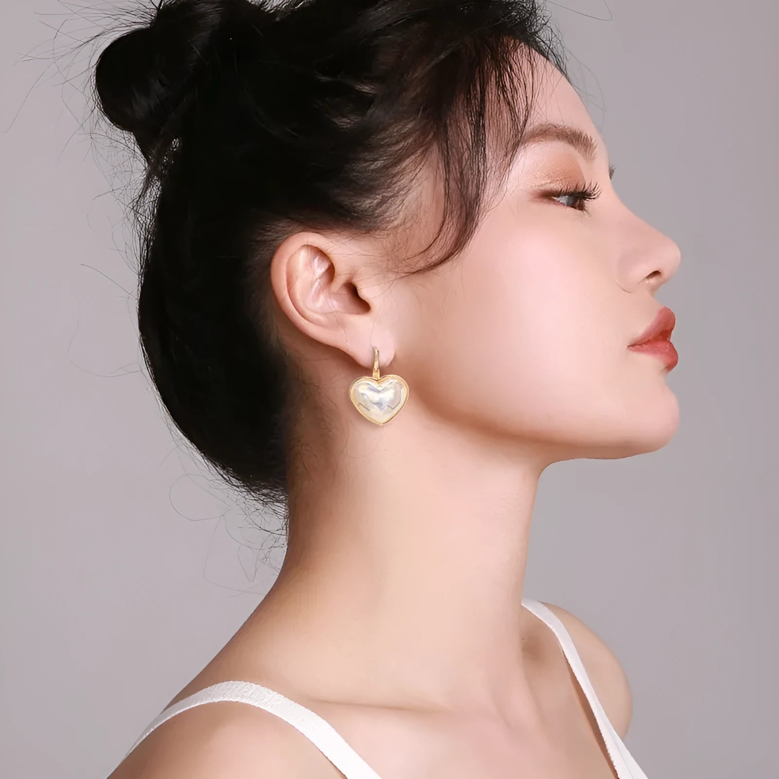 Gold alloy summer niche design women's ear clips with natural styling