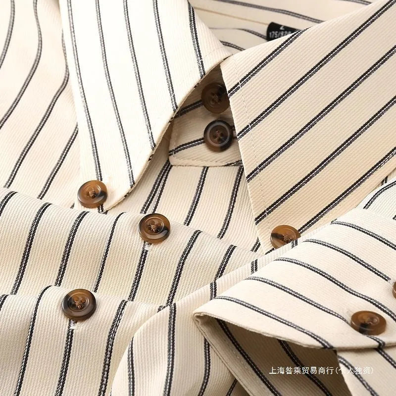 Coffee striped men's long-sleeved shirt with wool lining for business casual wear