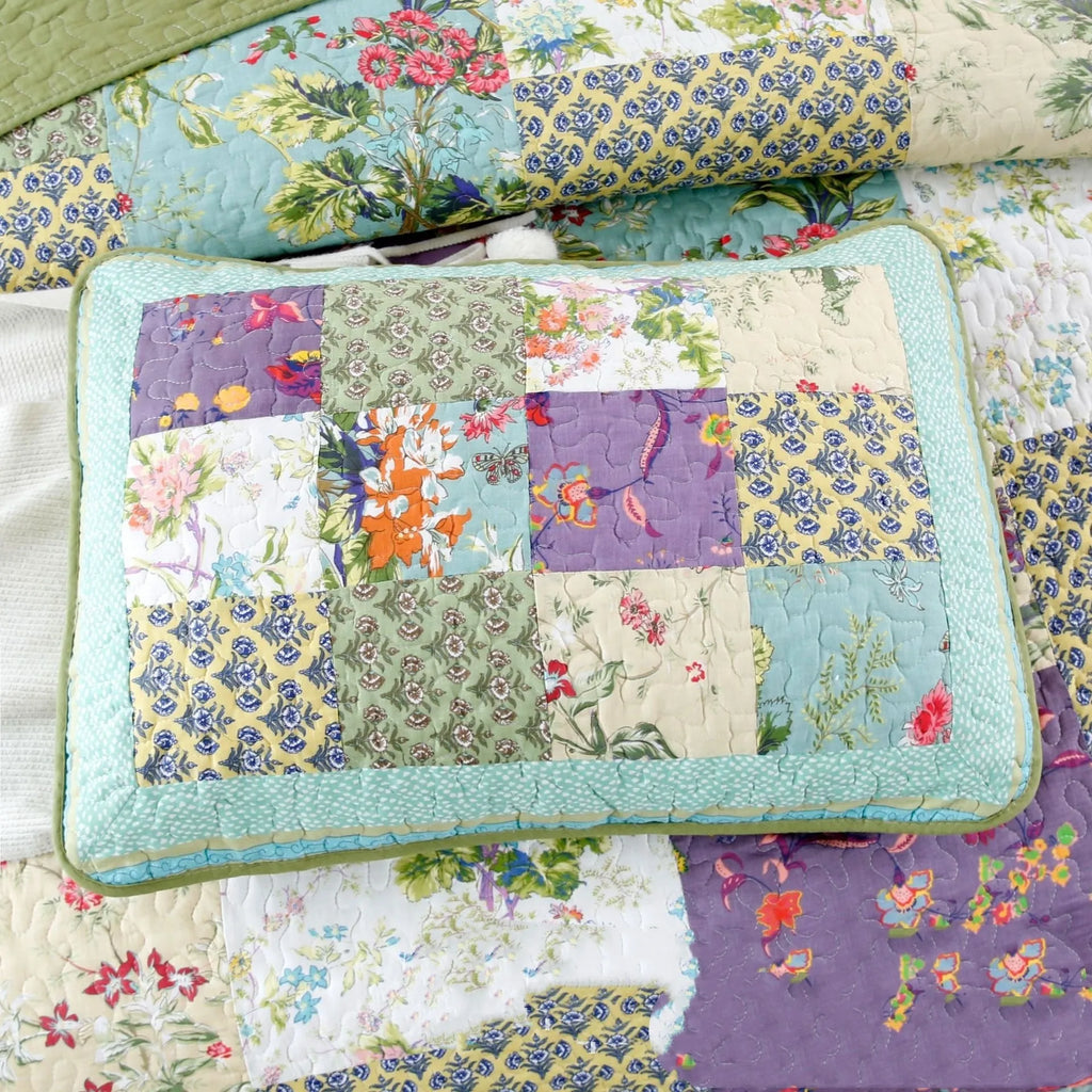 Pure cotton flower-spliced bedding three-piece set on a 2.0m bed with pillowcases
